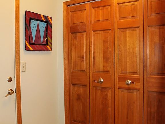  6 panel doors throughout