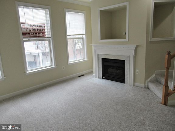 5th image of 705 Capitol Square Pl SW