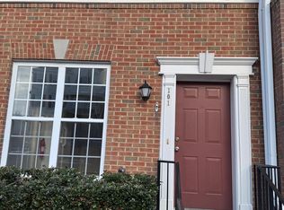 2489 Quick St APT 101, Herndon, VA 20171