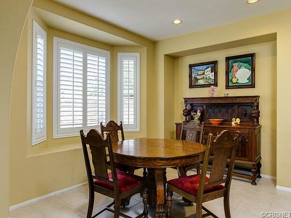 4th image of 27042 Clarence Ct