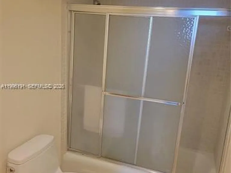2333 Brickell Ave #2504 — Photo 4