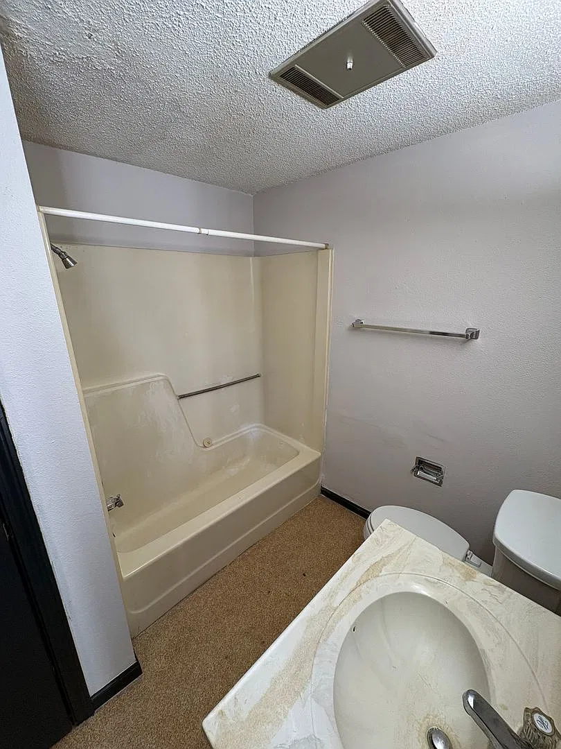 902 E 11th Ave Sundance — Photo 4