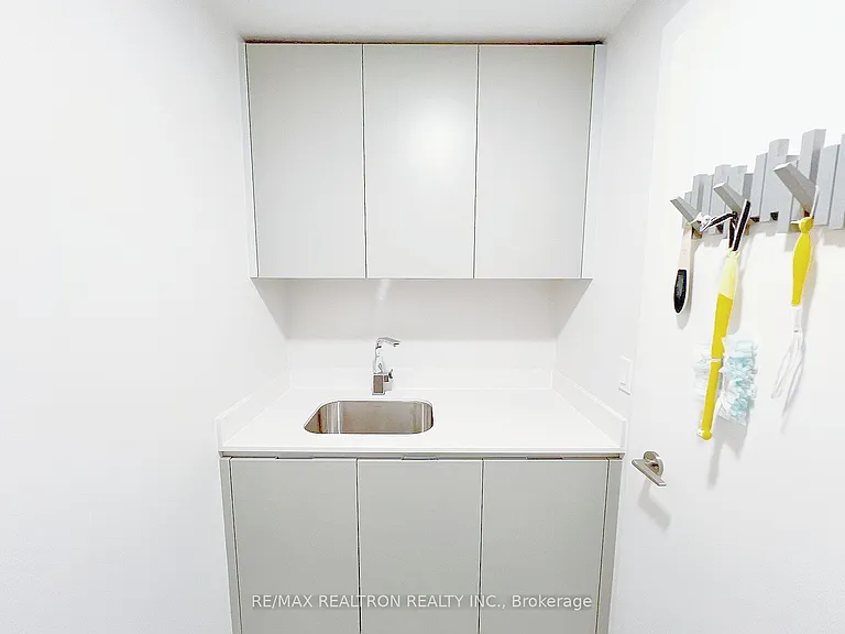 200 Bloor St W #2801 — Photo 30