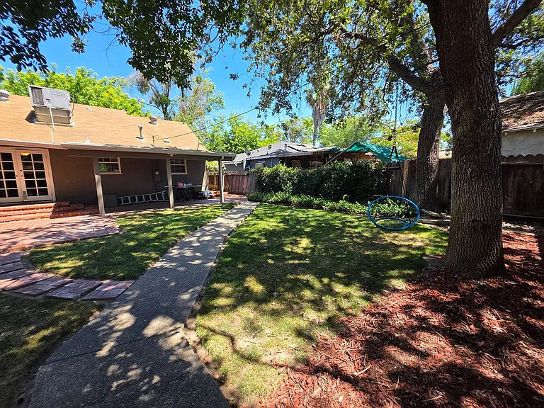 221 Oakshire Ave — Photo 29
