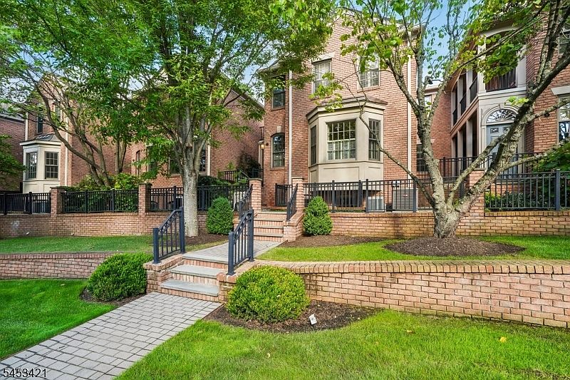 1st image of 25 Norwood Avenue Unit 2 #2