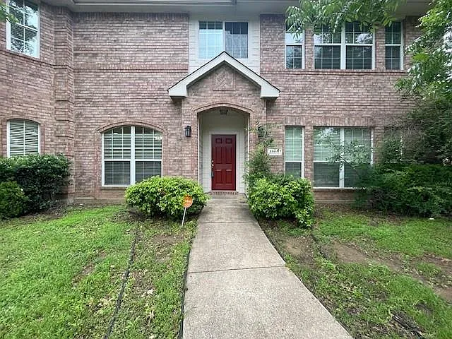 4 bed, 2.5 bath, 3085 sqft, $2,900 — Photo 3