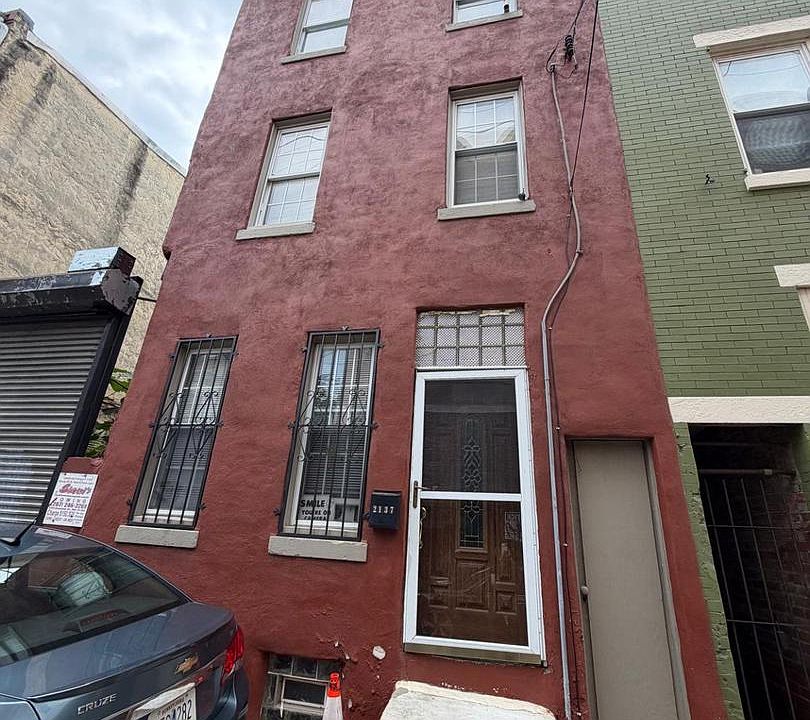 1st image of 2137 N Hope St