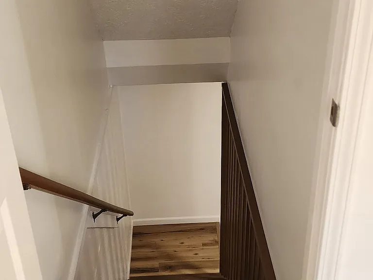 522 E Graham Pl — Photo 8