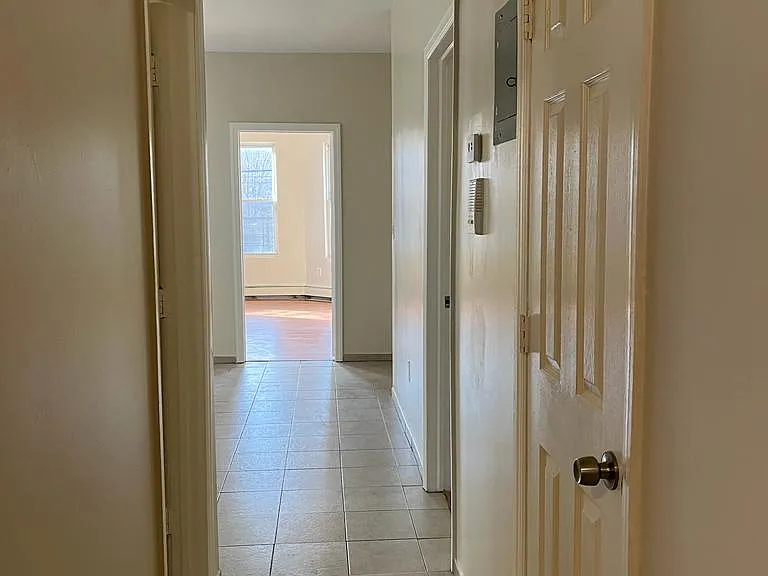 47 Delavan Ave #2 — Photo 8