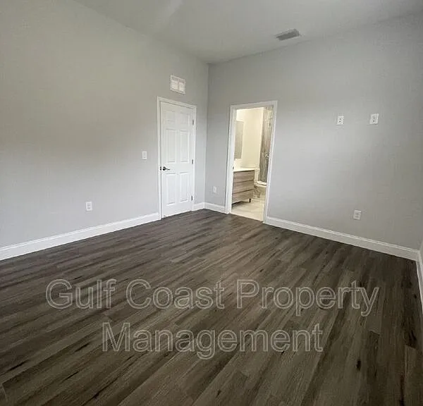 662 Windermere Dr — Photo 14