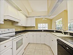 4th image of 28892 Winthrop Cir