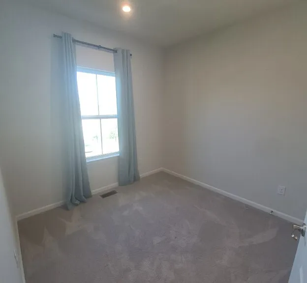 18 Wentworth Ln — Photo 16