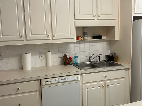 4th image of 4271 Ivy Run