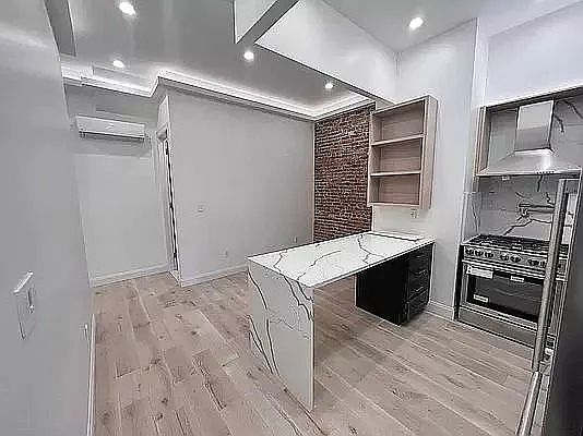 2nd image of 115 Elizabeth St APT B