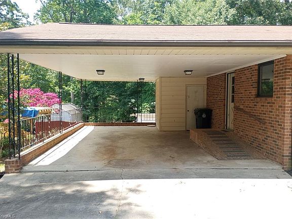 5th image of 606 Willowmoore Ave