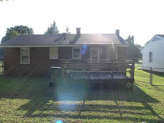4th image of 1932 Willow St