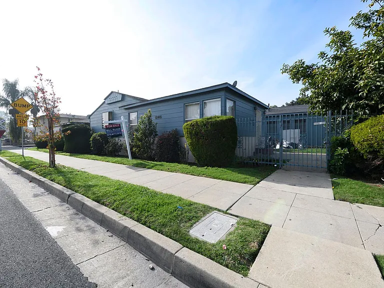 12415 Cedar Ave #E — Photo 11