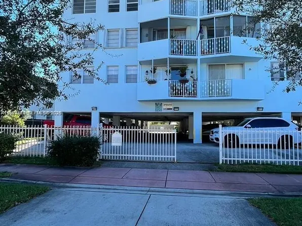 1990 Marseille Dr APT 402, Miami Beach, FL 33141