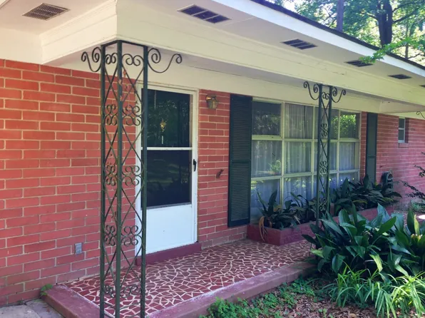 1702 Cogar Ave, Thomasville, GA 31792