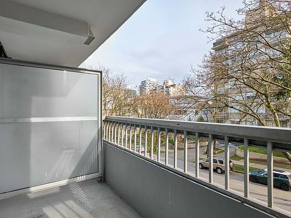 3rd image of 1434 Burnaby St #905