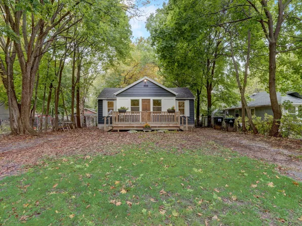 24696 W Lake Shore Dr, Round Lake, IL 60073