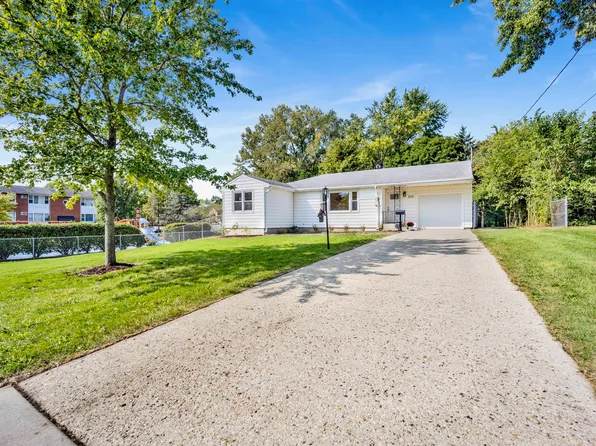 200 Ann St, South Elgin, IL 60177