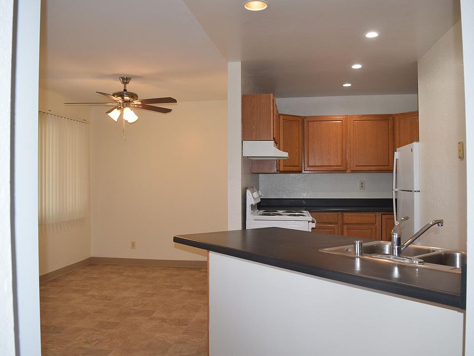 1st image of 210 W Vermont Ave APT 206