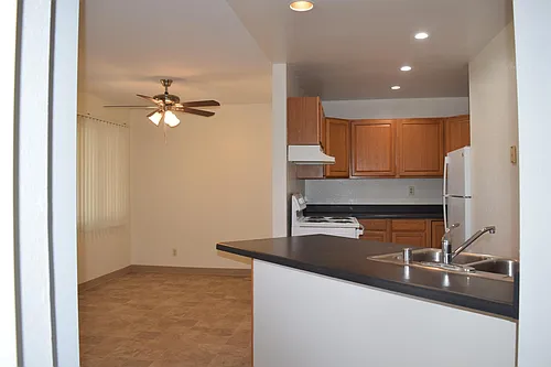 210 W Vermont Ave #206 Photo 1