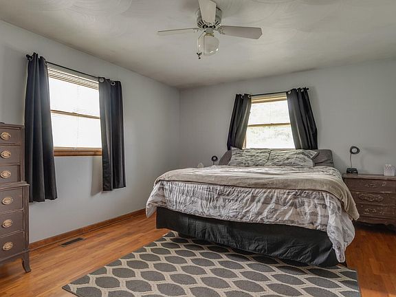 5th image of 59445 S La Grave St