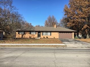 1600 NE 76th St, Gladstone, MO 64118