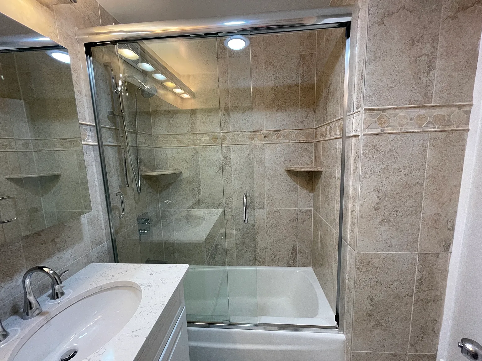 1 bed, 500 sqft, $2,200 — Photo 4