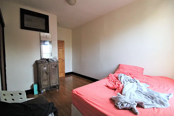 Rented by Hagstrom Management Inc | media 32