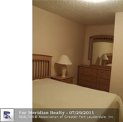 4th image of 421 NW 7th Ter APT 2