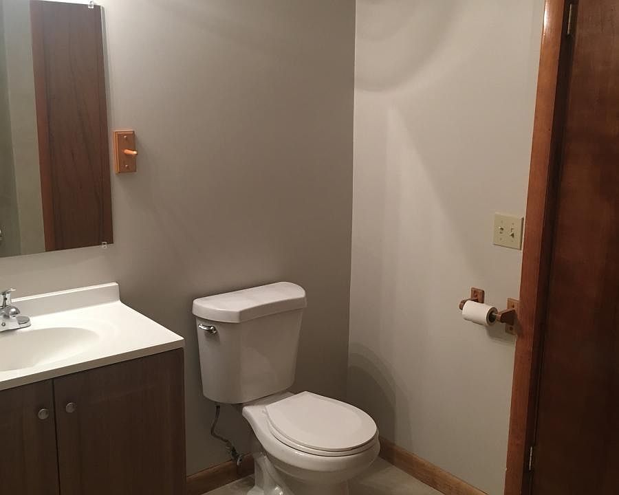 2nd image of 559 Main St #1