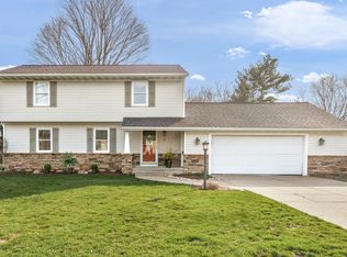 496 Adapointe Ct SE, Ada, MI 49301