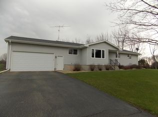 W9244 Horseshoe Rd, Beaver Dam, WI 53916