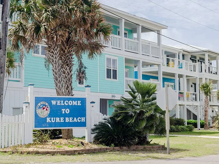 1211 N Fort Fisher Blvd #B — Photo 36