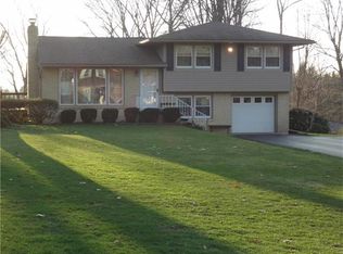 13 Cochran Dr, New Castle, PA 16105