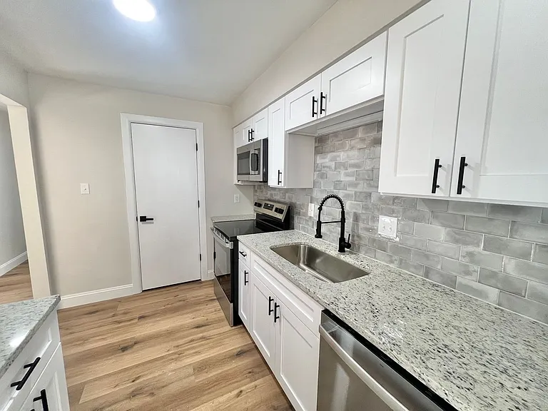 1014 Sandlin Pl #B — Photo 2
