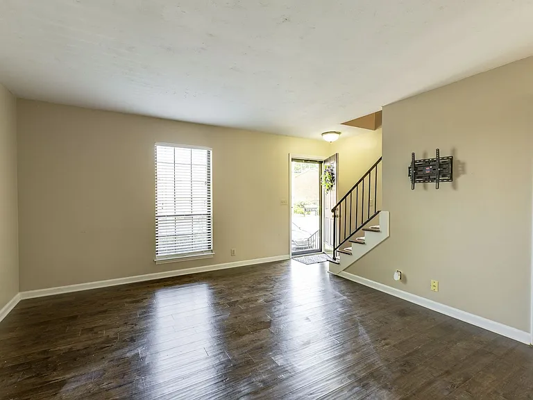 5768 Stone Brook Dr — Photo 9