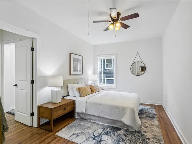 698 Garibaldi St SW — Photo 14