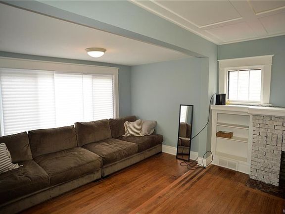 3rd image of 335 Tremaine Ave