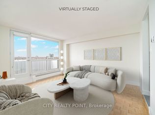 666 Spadina Ave #1401, Toronto, ON M5S 2H8