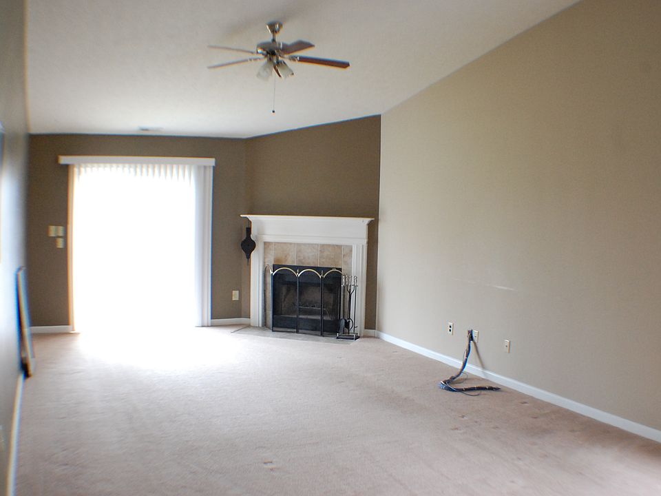 1st image of 5164 Greenside Dr