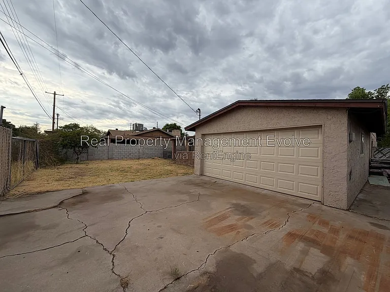 2307 W Rose Ln — Photo 24