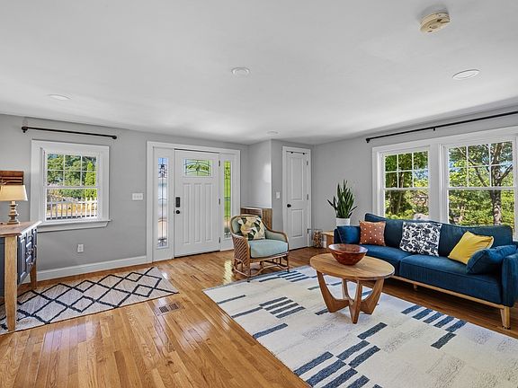 4th image of 4 Lynwood Ave