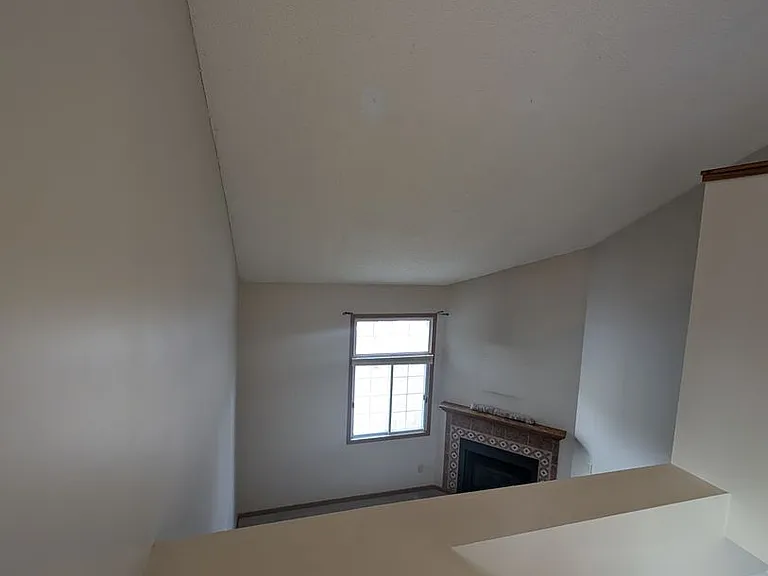 2583 Bedford Ct — Photo 5