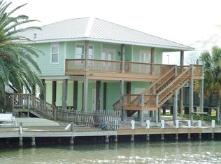 529 Palmetto Point Rd, Rockport, TX 78382