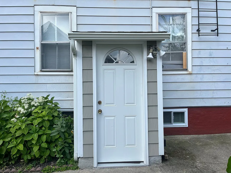 Private entrance to apartment