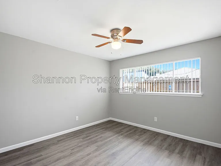 6215 Autumn Arbor Dr — Photo 21